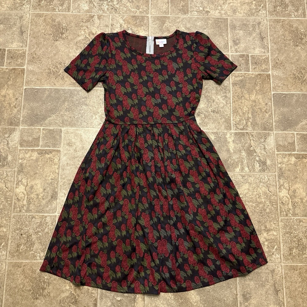 LuLaRoe Amelia Pleated A-Line Dress Small Black Red Roses Goth Grunge Autumn
